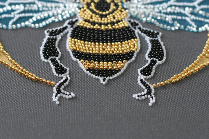 Bead Embroidery Kit - Bee in clover AB-831-1