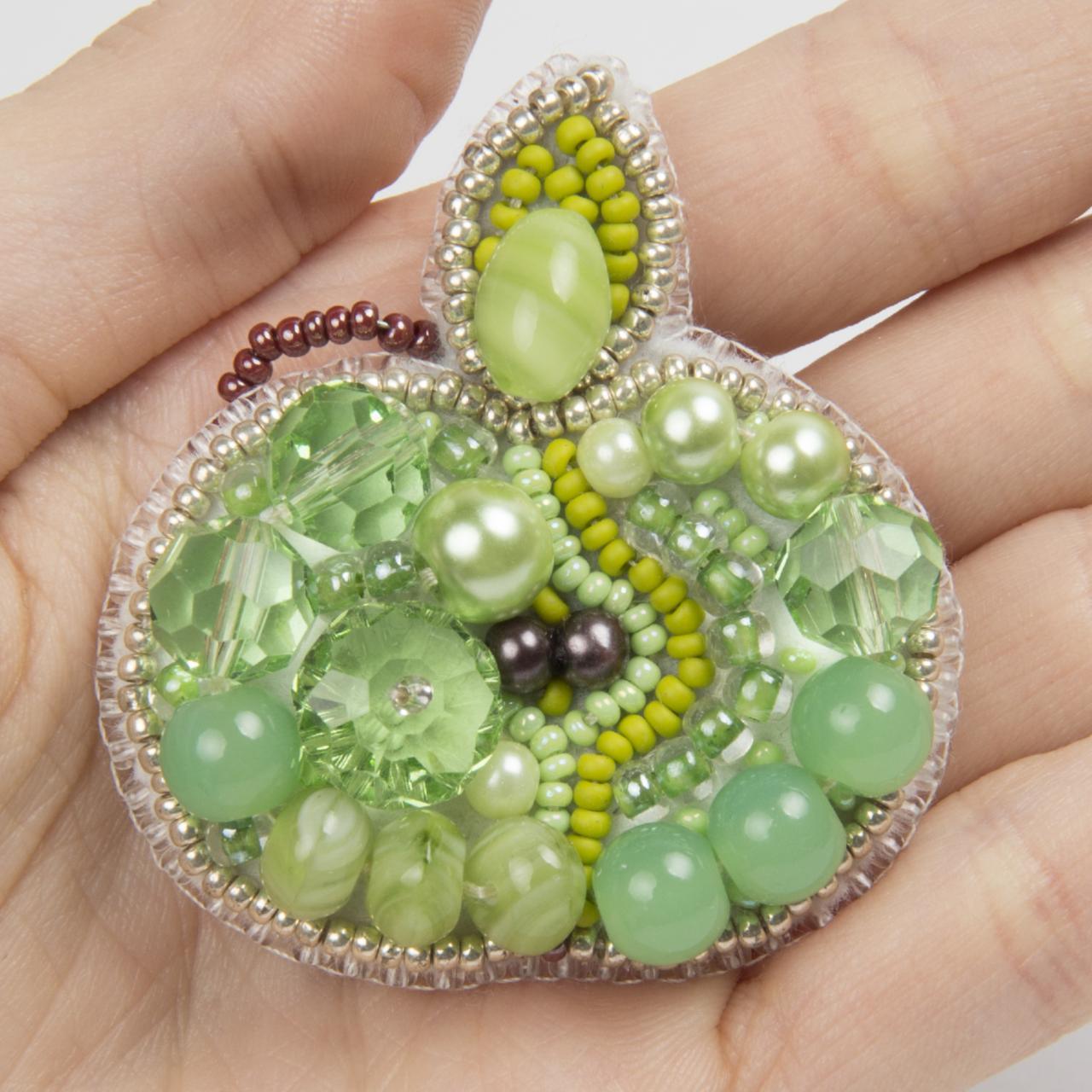 Beadwork kit for creating brooch Crystal Art Green apple BP-256C-1